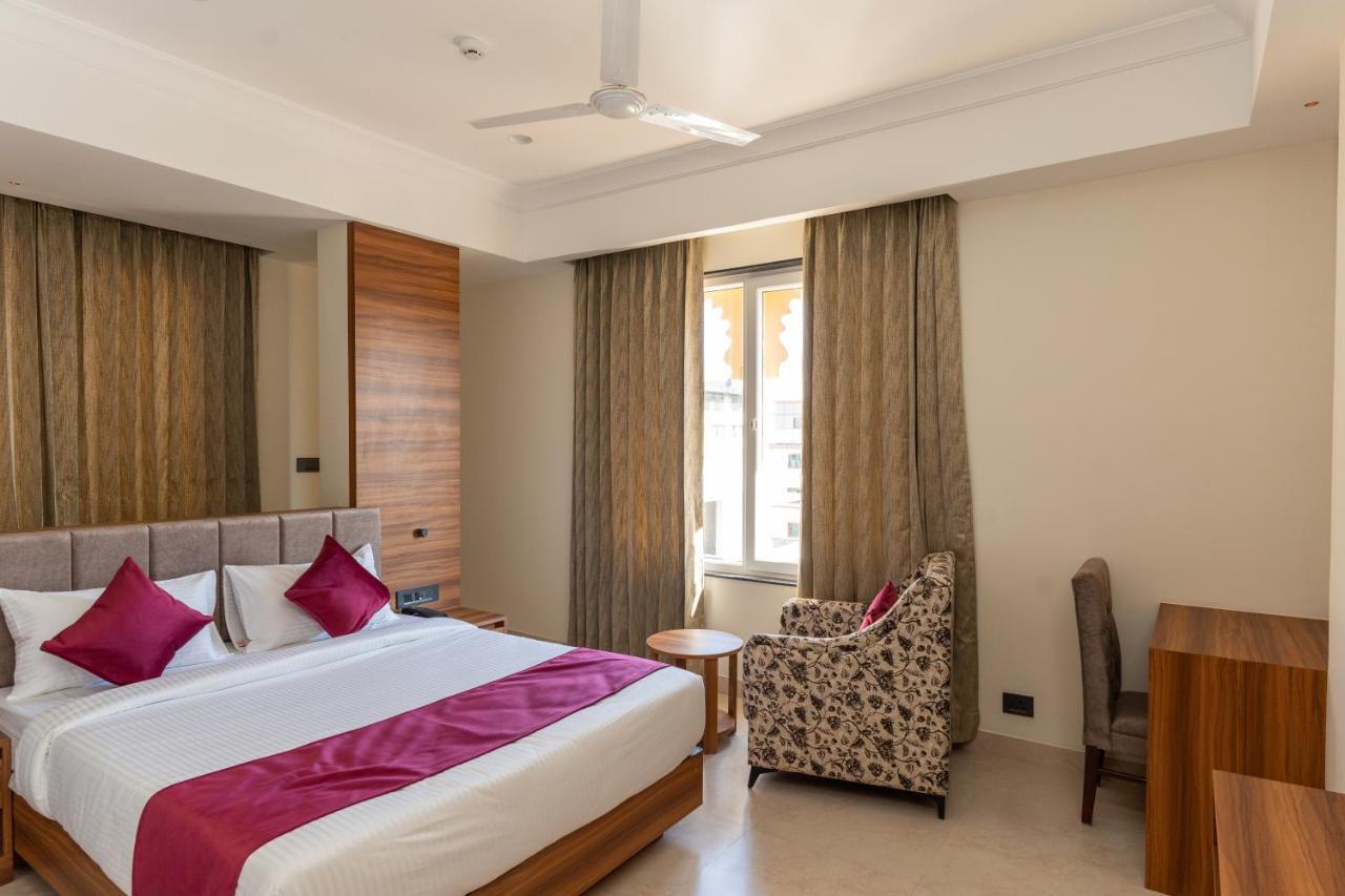 Raghunandan Palace - A Premier Boutique Stay, City Center & 500 Meters From City Railway Station Udaipur Exterior foto
