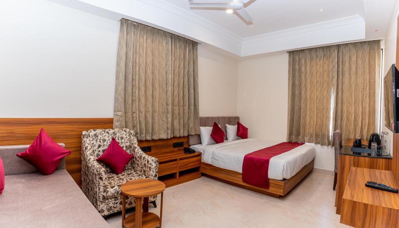 Raghunandan Palace - A Premier Boutique Stay, City Center & 500 Meters From City Railway Station Udaipur Exterior foto