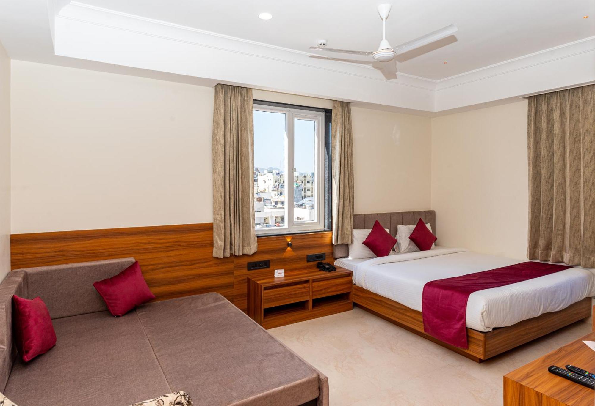 Raghunandan Palace - A Premier Boutique Stay, City Center & 500 Meters From City Railway Station Udaipur Exterior foto